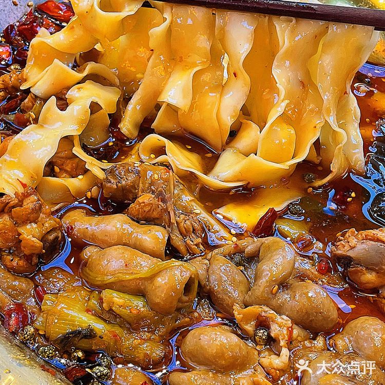 为了这口正宗重庆肥肠鸡！我想天天都出门！