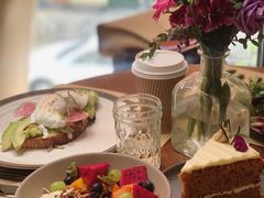 牛油果温泉蛋吐司-O'mills Sourdough Bakery&Bistro(永嘉路店)