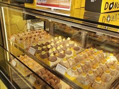 -85度C(生甜甜圈研究工坊·上海松江人民北路店)