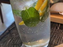 -东方红海鲜百汇(国际大厦店)