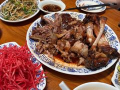 -老天桥酱肉烧饼夹肘子(天桥店)