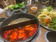 -鸣鹤山房•成都串串香火锅茶坊(龙阳广场店)