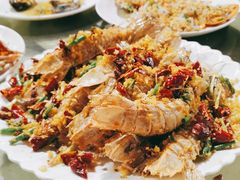 -三亚火车头万人海鲜广场