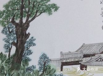 树林中，有一种鸟，长得不大，胆子也很小，因它的羽毛为