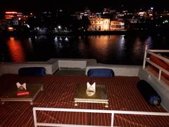 -Lake Shore Hotel & Restaurant