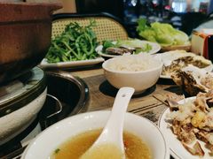 -东记炭炉·海鲜鸡煲(龙华店)