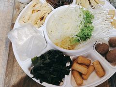 -鸡遇虾煲干锅火锅(小寨金莎店)