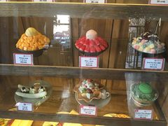 面包甜点陈列柜-美美咖啡·西餐厅(世奥店)