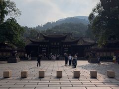 -峨眉山报国寺