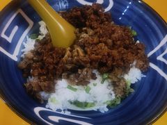 -砖头卤味
