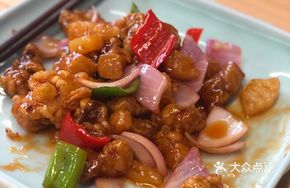 Fragrant Pineapple Sweet and Sour Pork