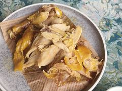 -头上红煨盐鸡·非遗院子餐厅