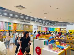 -m豆巧克力世界(上海世茂广场店)