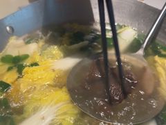 -左庭右院鲜牛肉火锅(金山万达店)