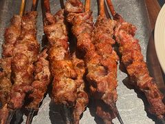 烤羊肉串-阿里家·新疆烤肉酒場