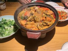 -帅巴人舅母子腊蹄民俗村