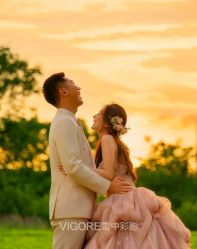 -雪中彩影婚纱摄影·微光艺术中心