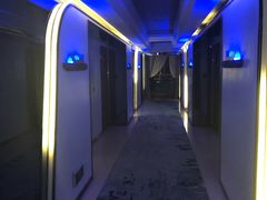 -皇马海口湾海景酒店(万绿园秀英港店)