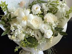 -何兮花店·气球派对鲜花店(马桥银春路万科城店)