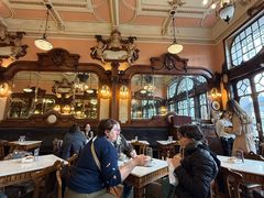 -Majestic Café
