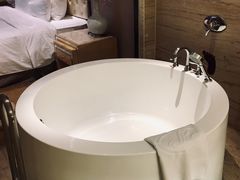 -永恒朗悦酒店(广西大学地铁站大学东路万达广场店)