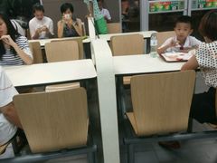 -华莱士·全鸡汉堡(海口政法学院店)