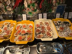 -广州万富希尔顿酒店·感趣自助餐厅·金秋蟹宴生蚝海鲜刺身