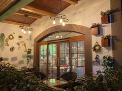 -月亮眼花园餐厅书吧酒吧