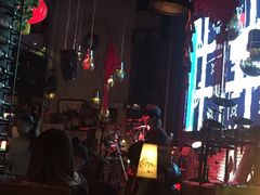 驻唱-胡桃里乐队酒馆(鎏嘉码头店)