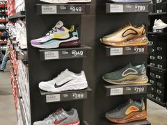 -NIKE上海青浦换季优惠店