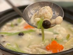 浓汤双菇煮萝卜丸-海逸海鲜酒家(古北店)