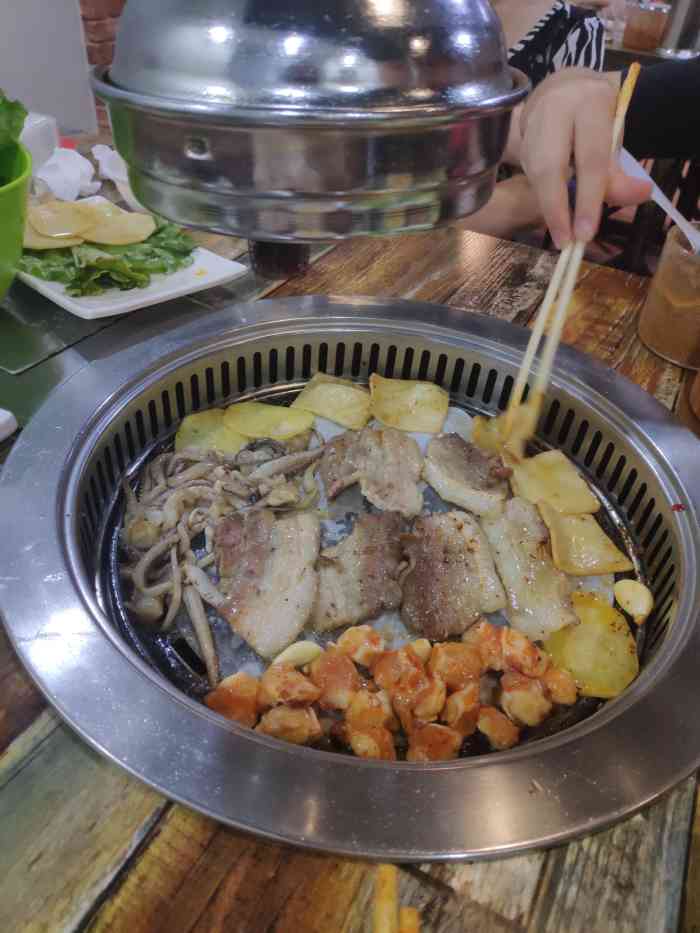 碳之道东北地炉烤肉-"来好好谈谈这东北味儿的烤肉08首先肯定的.