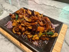 宫爆蘑菇鸡肉-中8楼风尚云南菜(颐堤港店)
