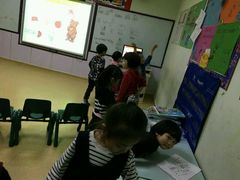 -瑞思少儿中心·少儿英语素养启蒙(勒泰直营校区)