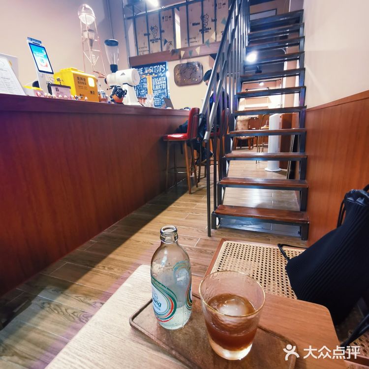 藏在居民楼下的6号咖啡店