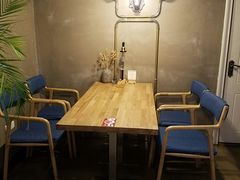 -HIGH FIVE哈福手工汉堡(桂林路店)