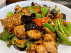 尖椒溜肥肠-上关雪東北菜(中房金谊店)