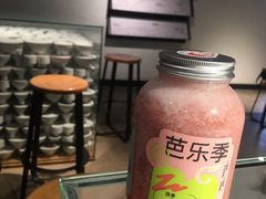 满瓶芭乐莓-喜茶(广州北京路惠福东店)