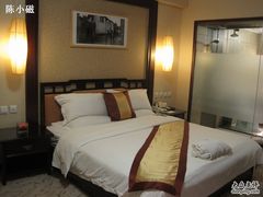 大床房-新纪元大酒店