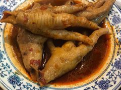 -爆炸头阿姨小四川正宗川味小吃(无任何分店)