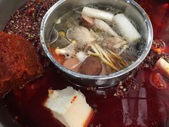 鸳鸯锅-星鸿社重庆老火锅