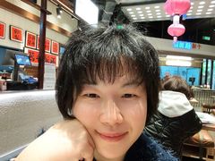 -瑞虹新天地月亮湾
