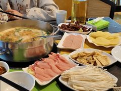 -四季喧黔味豆米火锅(万达广场店)