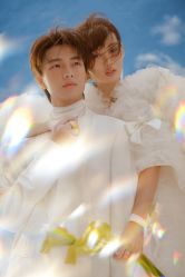 -至臻微拉婚纱摄影