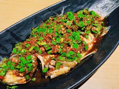 米椒韭香鲫鱼-卞氏菜根香·川菜(青羊万达店)