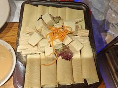 -老牌坊云南鱼豆花火锅(嵩山店)