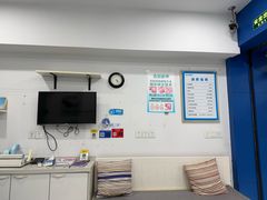-世龙世家灰指甲·甲沟炎·跖疣护理·修脚(东江湾路店)