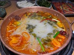 酸辣锅底-洱火云南酸菜牛肉火锅(石景山当代商城店)