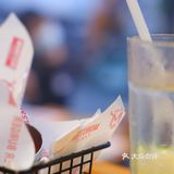探店｜跑了一个多小时，打卡这家人超多的汉堡店monster