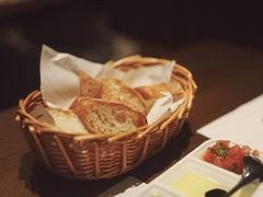 餐前面包配三种抹酱-CAPARESH開府莱舍(望京金辉店)